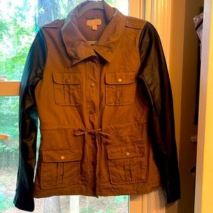 EUC J.J. Winter Olive Green Womens Utility Jacket Faux Leather Sleeves L/XL